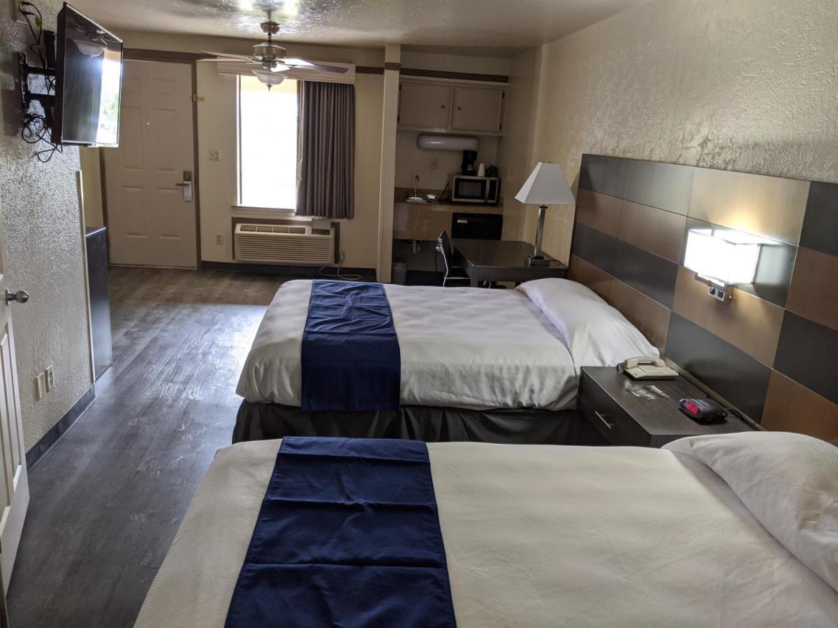 Atrium Inn 포트스톡턴 외부 사진